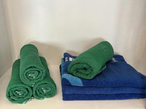 Zdjęcie z galerii obiektu Vera Mar 5A - Primera linea con Piscina y Parking w Aronie