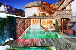 Bazén v ubytování Lifestyle Hotel eder nebo v jeho okolí