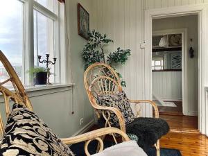 Seaside Retreat, Glacier View的休息区