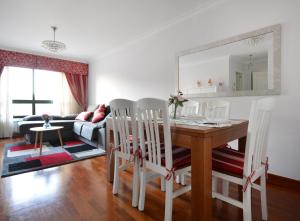 Posezení v ubytování Céntrico apartamento en Meis + 19 fotografií