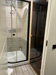 Et badeværelse på Tammsaare Luxury Apartment + 21 billeder