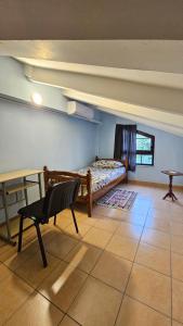 Predel za sedenje v nastanitvi Traveler Hostel