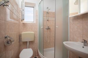 Ένα μπάνιο στο Apartmani twins +21 φωτογραφίες