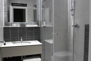 Bilik mandi di Tvrdjava Rooms - Novi Sad
