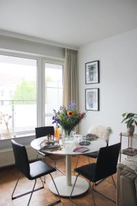 Χώρος καθιστικού στο Sunny Apartment - Zuid Retreat 1BR Apartment near Scheldt River