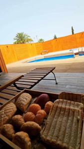 Бассейн в VB ECO SUITES или поблизости