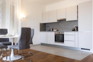 Dapur atau dapur kecil di Nava-Apartment with beutiful view and garage space