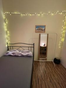 Postel nebo postele na pokoji v ubytování U6 Schöpfwerk Hostel 11
