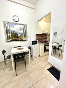VERY WARM Nature Home near Gozsdu with FREE AIR CONDITIONER FREE COFFEE 1072 Budapest, 5 Nyár utca 2. emelet kép - 2