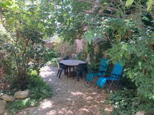 En have udenfor gîte à Rustrel