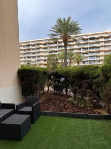 Zahrada ubytování Парк Круазет , Апартаменты 3 комнаты , с террасой и паркингом , + 4 fotografie