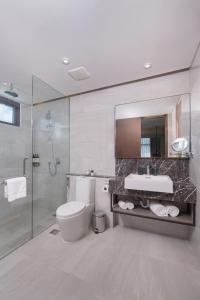 Koupelna v ubytování Citadines Bacolod City