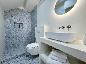 Koupelna v ubytování Zoha Villas + 37 fotografií