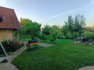 Taman di luar Salaš Striber