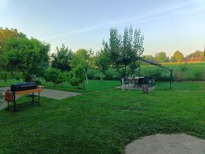 Taman di luar Salaš Striber