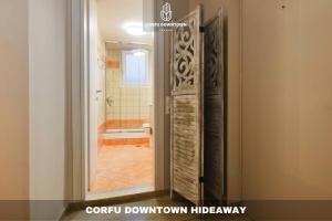 Koupelna v ubytování Corfu Downtown Hideaway