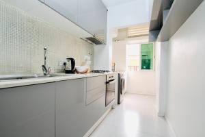 Köök või kööginurk majutusasutuses Josden Residences Central Luanda