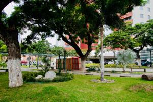 Aed väljaspool majutusasutust Josden Residences Central Luanda