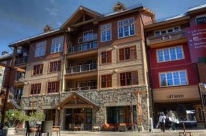 Το κτήριο όπου στεγάζεται  το διαμέρισμα