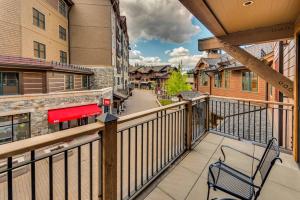 Μπαλκόνι ή βεράντα στο Catamount Lodge 204B by East West Hospitality