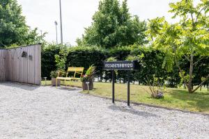 Κήπος έξω από το Best Western Plus Park City Lund