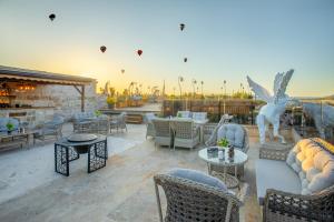 A seating area at Cappadocia Pegasos Cave Suite Hotel