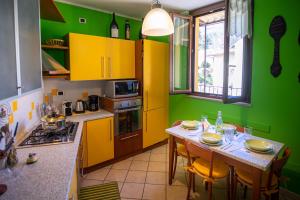 Η κουζίνα ή μικρή κουζίνα στο Zanone Enea +17 φωτογραφίες