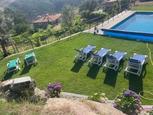 A piscina em ou perto de Quintinha de Pinouco