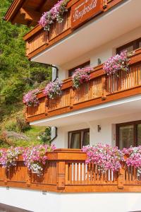 Balkón nebo terasa v ubytování Appartement Gästehaus Bergkristall