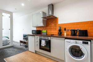 Η κουζίνα ή μικρή κουζίνα στο Modern Budget 1 Bed Flat in Halifax Centre