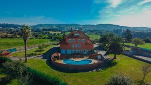 Bazén v ubytování Finca Canal Vivienda Vacacional nebo v jeho okolí