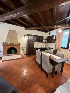 Η κουζίνα ή μικρή κουζίνα στο Monolocale Beatrice Abbadesse Guest House