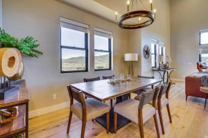 Afbeelding uit fotogalerij van Spacious Heber City Home - Walk to Community Beach in Heber City +23 foto's