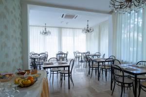 Comida no hotel ou em algum lugar perto