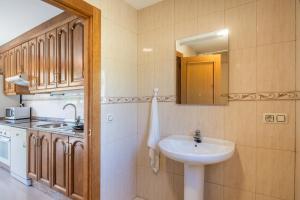 Kuchyň nebo kuchyňský kout v ubytování Casa Vacacional Maldivas de Llanes + 36 fotografií