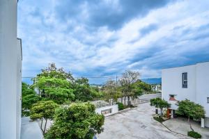 un appartamento con vista su una strada di Douhao B&B a Zhongpu