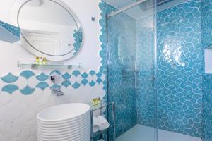 a bathroom with a toilet and a shower at Villa Nannina in Positano
