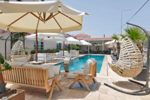Bazén v ubytování Anchor Alaçatı Hotel nebo v jeho okolí