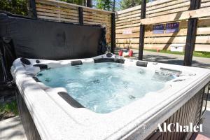 a jacuzziificialificialificialificialificialificialificialificialificial ialificialificialificialificialificialificialificialificialificialificialificialificialificialificialificialificialificialificialificialificialificialificialificialificialificialificialificialificialificialificialificialificialificialificialificialificialificialificialificialificialificialificialificialificialificialificialificialificialificialificialificialificial. in der Unterkunft Cocotte d'hiver - Chalereux avec Foyer intérieur in Petite-Rivière-Saint-François