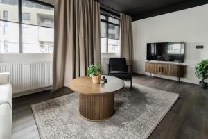 TV a/nebo společenská místnost v ubytování B2 Apartments by Heimaleiga