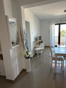 Ein Sitzbereich in der Unterkunft Villa Beba - Apartments