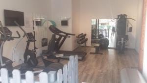 Fitness centrum a/nebo fitness zařízení v ubytování Arcobaleno Village