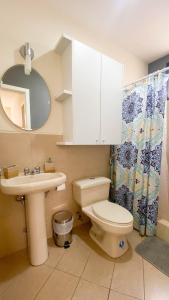Ένα μπάνιο στο Preciosa habitación con baño privado