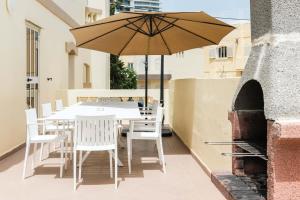 Patio nebo venkovní prostory v ubytování Villa in the center of St Julian's by ArcoBnb