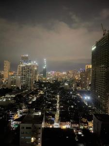 Nespecifikovaný výhled na destinaci Manila nebo výhled na město při pohledu z apartmánu