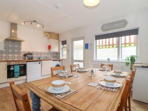 Η κουζίνα ή μικρή κουζίνα στο Small Hillman