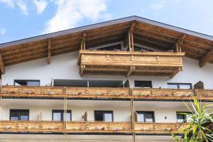 Balkón nebo terasa v ubytování Upside Down Town Hotel-Neue Post