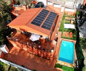 Bazén v ubytování Relax House Barcelone nebo v jeho okolí