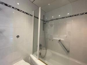 Ένα μπάνιο στο Wind und Meer, 3-Zimmer Ecksuite in der Maritim Residenz Travemünde +21 φωτογραφίες