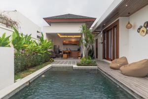Kolam renang di atau dekat dengan Cypress Villa